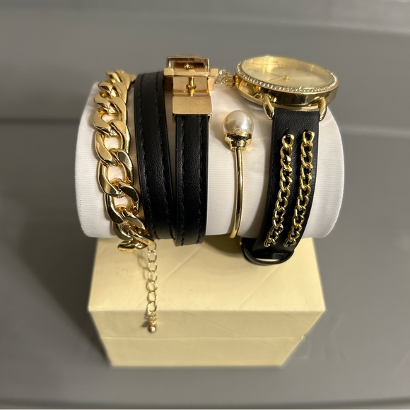 Brand New Women’s Watch & Bracelets main image 8
